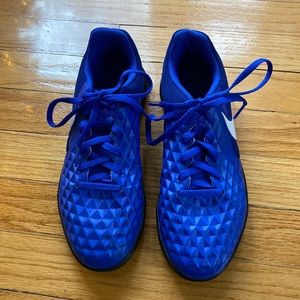 Nike Jr Legend 8 Club IC Soccer Cleats